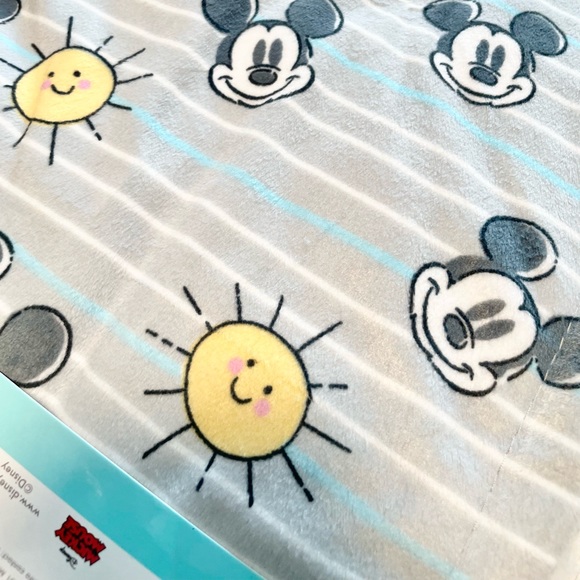 NWT Disney Mickey Mouse Sherpa Baby Blanket - Picture 4 of 4